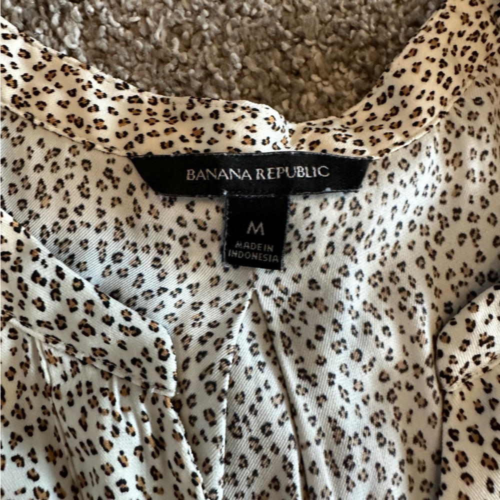 Banana Republic sleeveless blouse medium animal print cheetah button front - Picture 8 of 15